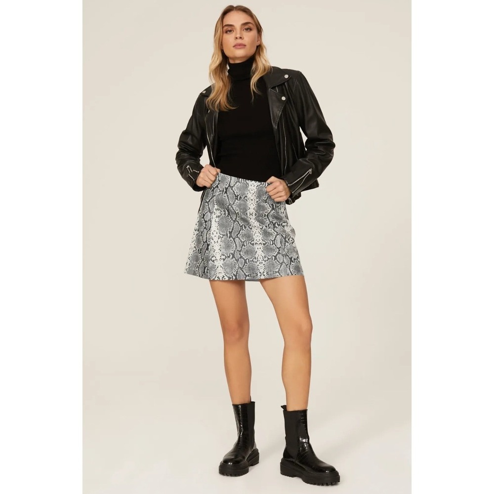 VEDA Snakeskin Leather Skirt A Line Mini Grey Cream Sz 6